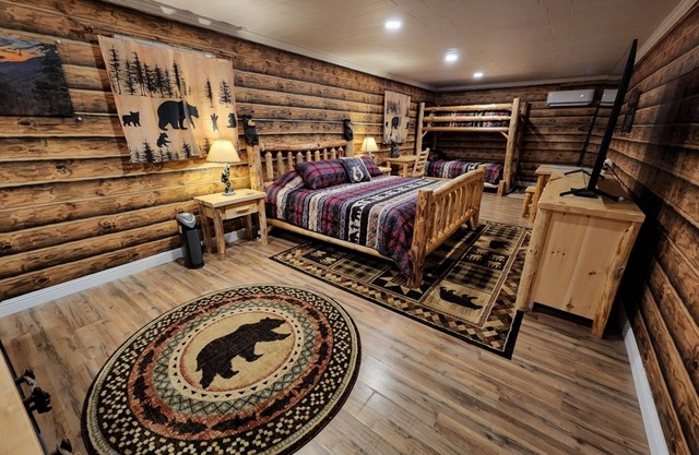 Cabin Apt 20min to Gatlinburg across from Ntl Park GameRoom+FirePit+Pet Friendly