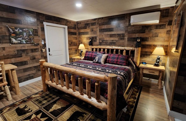 Cabin Apt 20min to Gatlinburg across from Ntl Park GameRoom+FirePit+Pet Friendly