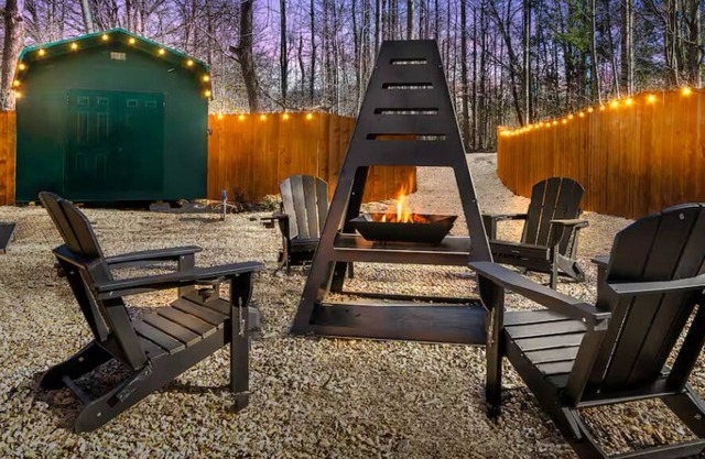 Cabin Apt 20min to Gatlinburg across from Ntl Park GameRoom+FirePit+Pet Friendly