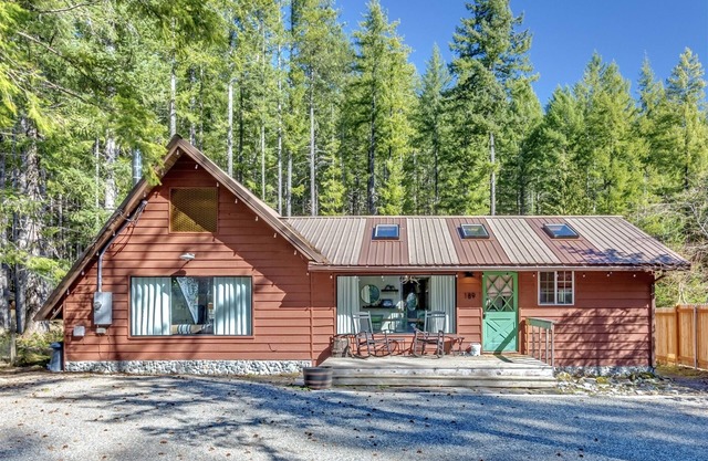 Cabin at the Forest Edge | 2 Bed, 2.5 Bath