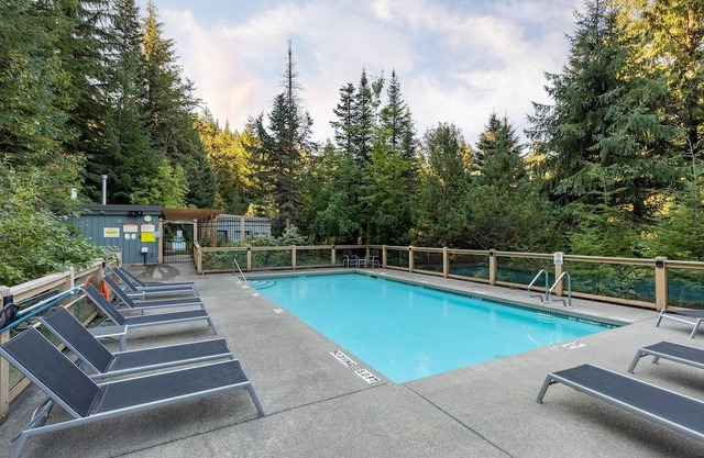 Cabin-Style Home with Shared Hot Tub & Pool