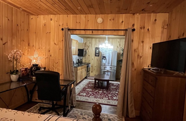 Cabin style w/private entrance - 5 min to FRIB, MSU, McLaren and Sparrow