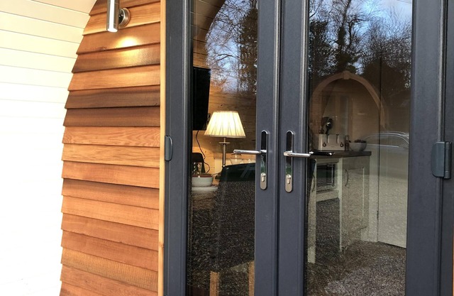 Cabin-Superior-Ensuite with Shower - Rabbit Burrow