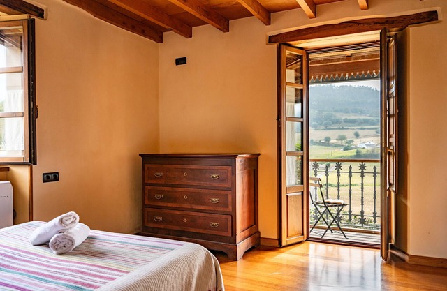 Cabozo Room with Mountain Views and Private Balcony