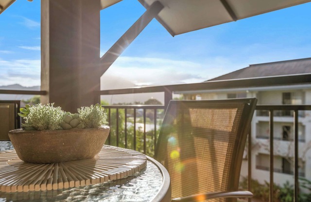 Cairns 2BR Palms Stay Top Floor & Pool View