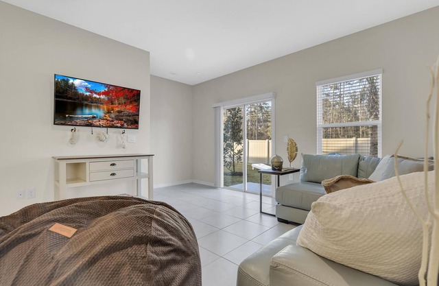 Calypso Breeze, Pool, Close to Beaches, Dog Park, Gym, Kid Playground, Fun Games