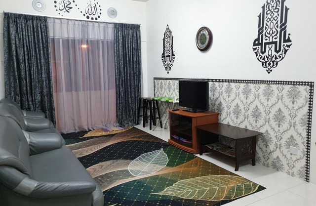 Cameronian Muslim Homestay