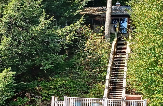 Camp Kuchen- 3 bdrm lakefront on beautiful White Lake