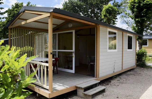 Camping Beach Chalet People 