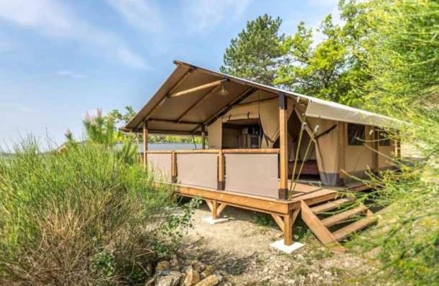 Camping 3 étoiles - Piscine - eeebcg
