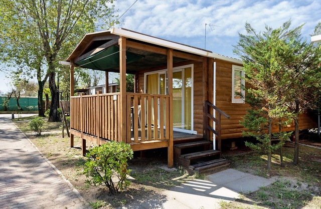 Camping "Camping Grande Italia Vulcano 2" with Sea View