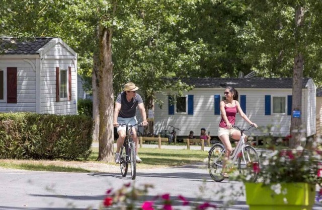 Camping - Funpass inclus - Piscine - ccafeha