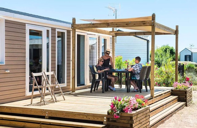 Camping Les Mûriers * - Luxury Chalet 4 Rooms 6 People Air Conditioned + TV