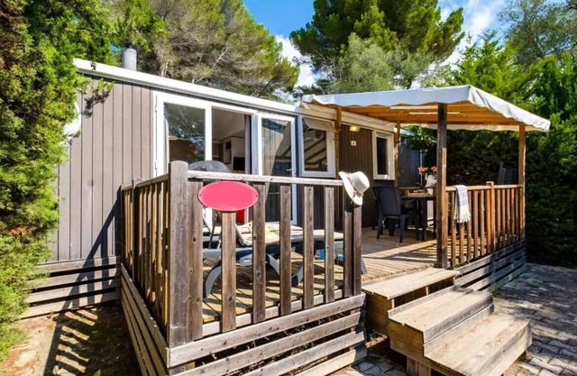 Campsite Le Saint Louis* - Mobile home Comfort 4 rooms 6 people air-conditioned - TV