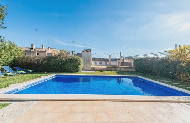 Can Bombarda - Five Bedroom Villa, Sleeps 10