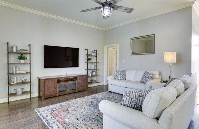 Canalfront Baton Rouge Home with Patio 6 Mi to LSU!