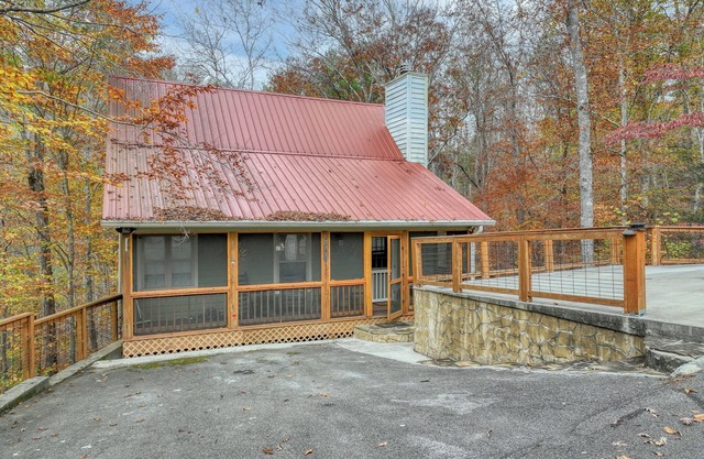 Canopy Cabin | 4 BR/3 BA with Hot Tub