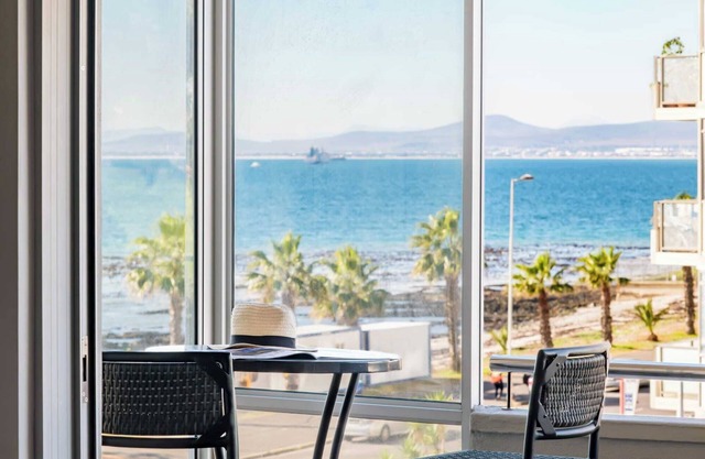 Cape Towns Charming Seaside Avaya Apartment