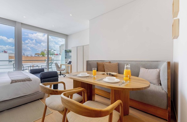 Capitalia | Studio with Rooftop Jacuzzi & Parking