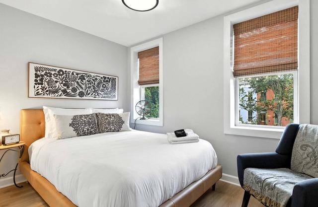 Capitol Hill Retreat Modern 2BR - Private Patio