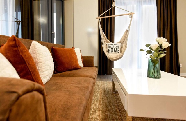 CAPPUCCINO | Cloud 9 Studio with Free Parking