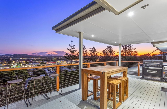 'Capricorn Views Yeppoon' Pet friendly 4 bedroom house in the heart of town