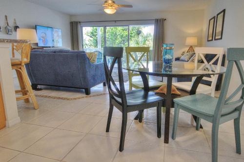 Captain's Cove 304