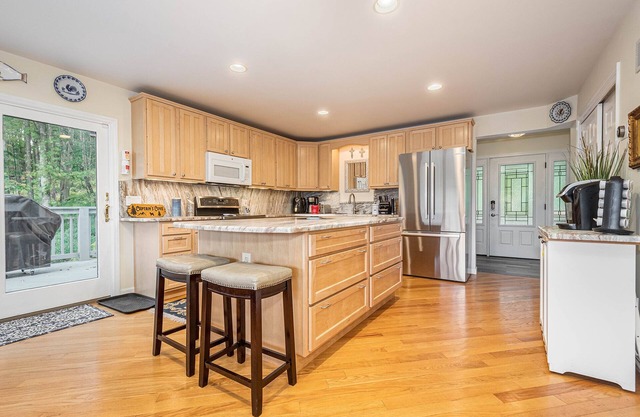 Captain's Cove | Lakefront, Boat Slip Nearby