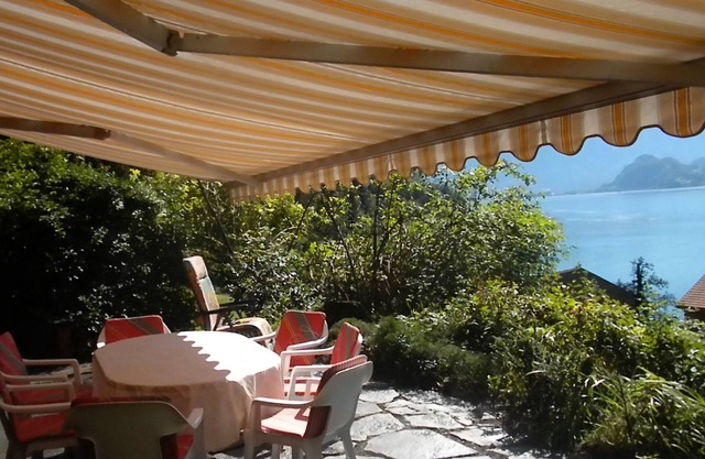 Car-free idyll on the lake, only accessible by boat