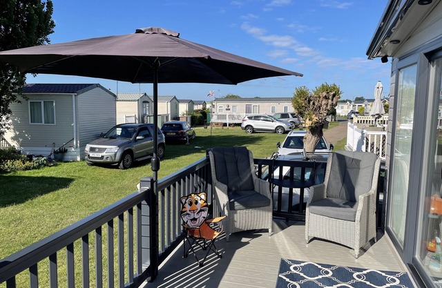 CARAVAN, family friendly, country holiday cottage in Mersea Island