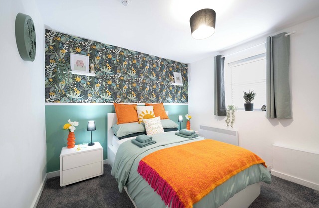 Cardiff cwtchy central Stay