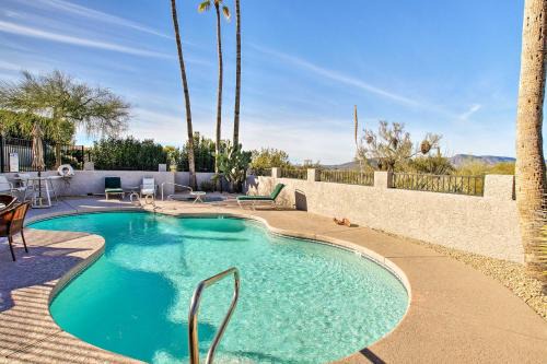 Carefree Home Pool Access and Mountain Views!