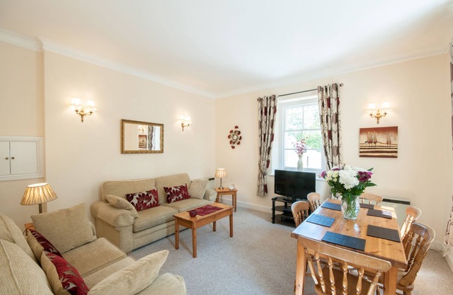 Carew-Deluxe-Woodland view-2 Bed-Ensuite w. Bath