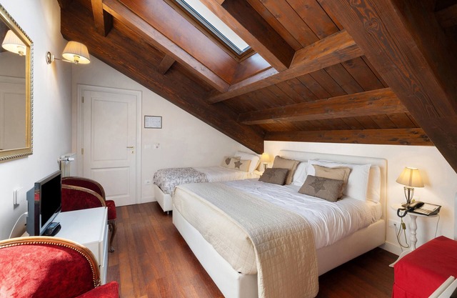 'Carlo Emanuele' Room with Shared Terrace, Wi-Fi, and Air Conditioning