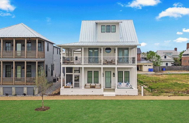 Carlton Landing-All Decked Out