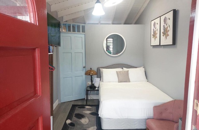 Carmen's Cozy Studio