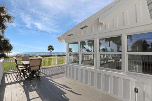 Caroline's Cottage by Pristine Properties Vacation Rentals