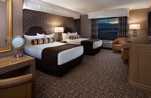 Carson Tower Grand Double at Golden Nugget Las Vegas