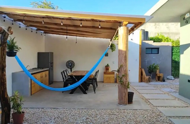 Casa Alaia 2BR: Garden and Terrace near Malecón