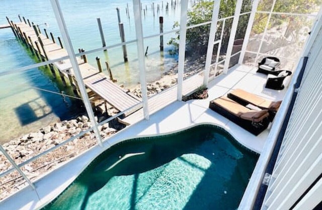 Casa Bahia-Luxury Bayfront Pool Home with Studio