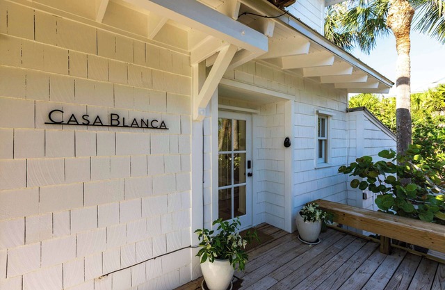 Casa Blanca on the Gulf: Elegant Beachfront Oasis