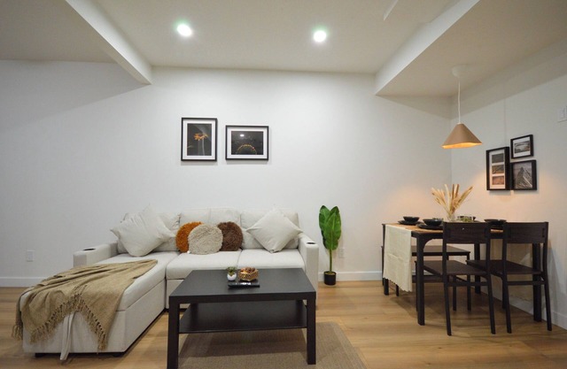 CASA BOHO I Cozy Boho Retreat in NW Calgary