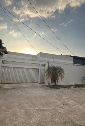 Casa com piscina e churrasqueira cop 30