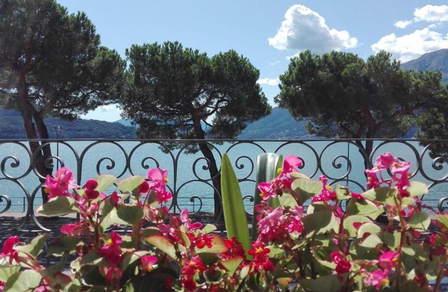 Casa d'epoca fronte lago a Domaso lago di Como