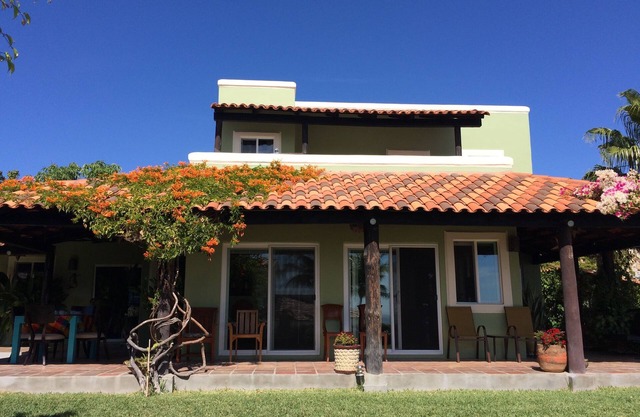 Casa de Coder near Zipper's Beach