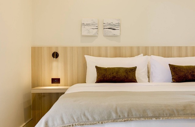 Casa De La Vina Unit 1 - Boutique Suites