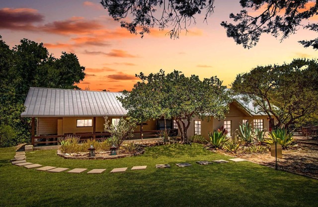 Casa del Rio River House