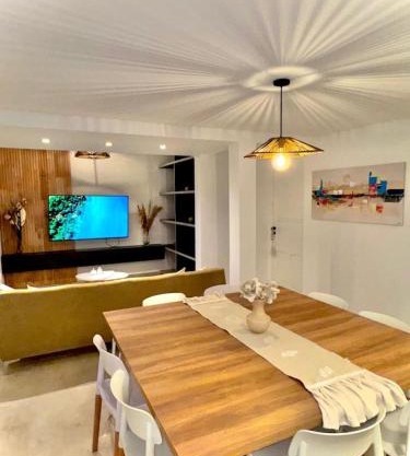 Casa espectacular con 3 habitaciones en suite de lujo, 4 baños, patio al aire libre con jacuzzi y ubicacion perfecta a 3 cuadras de la plaza - Bonavista Rentals