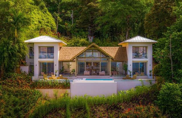 Casa Frenchie: Luxury Oceanview Jungle Villa 12pp