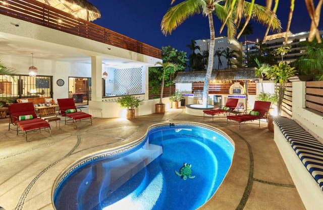 CASA LOS MISMOS -WALKING TO MEDANO THE BEACH.